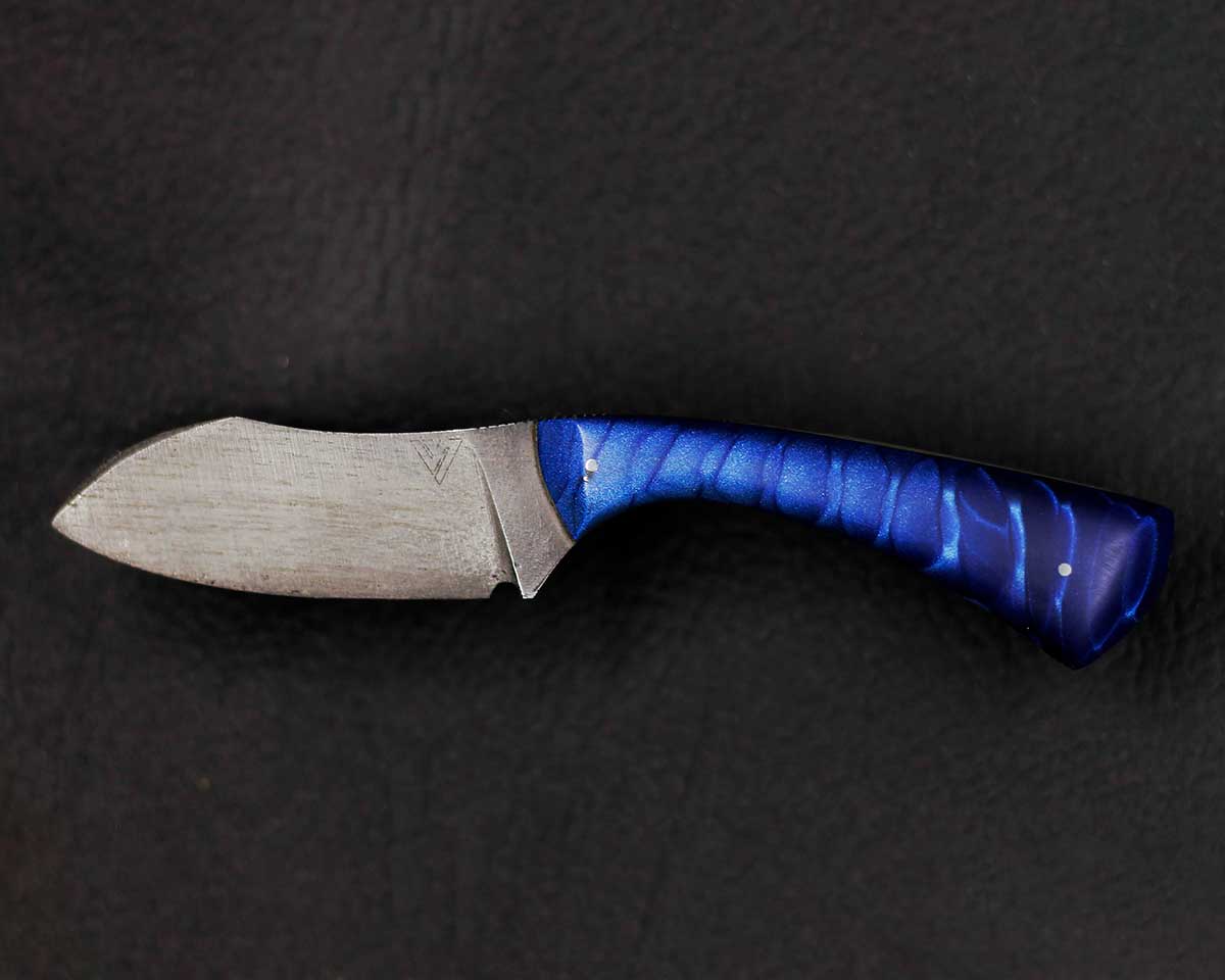 EDC_small_blue_JUMA_handle.jpg